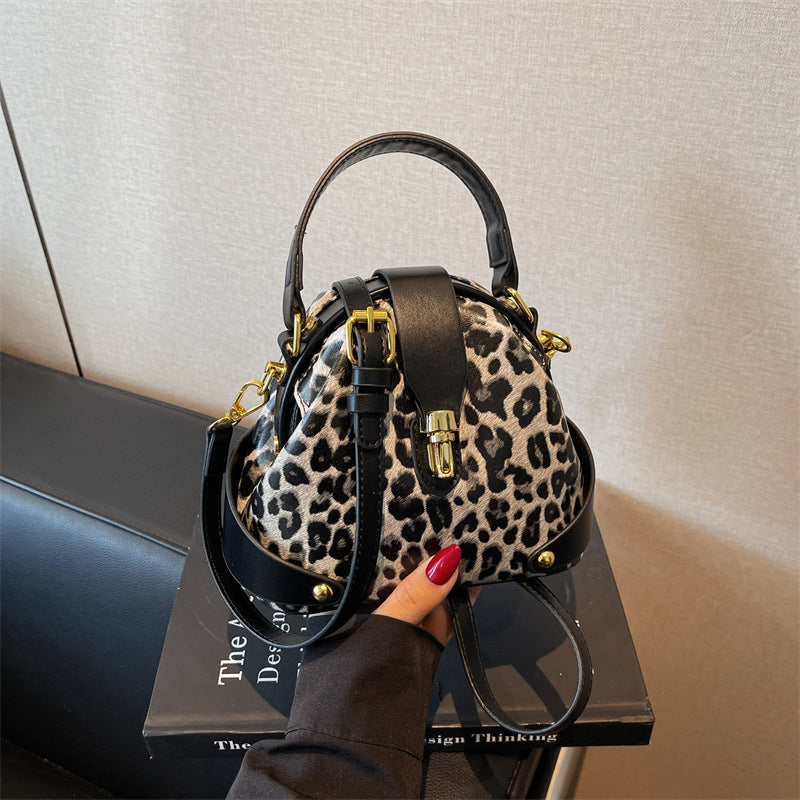 👜 LIMITED-TIME 50% OFF! ✨ Color-Blocked Bag – Stylish, Metal Hardware, Multi-Way 🧳