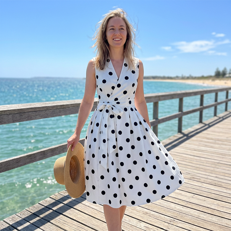 👗 LIMITED-TIME 50% OFF! 💥 Women's Polka Dot Sleeveless V-Neck Dress – Classic Print, Adjustable Tie, Versatile ✨